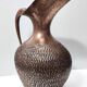 Grand vase pichet en cuivre gaufré par Egidio Casagrande, Italie