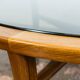 Table basse ronde scandinave en teck avec plateau en verre, années 1960.