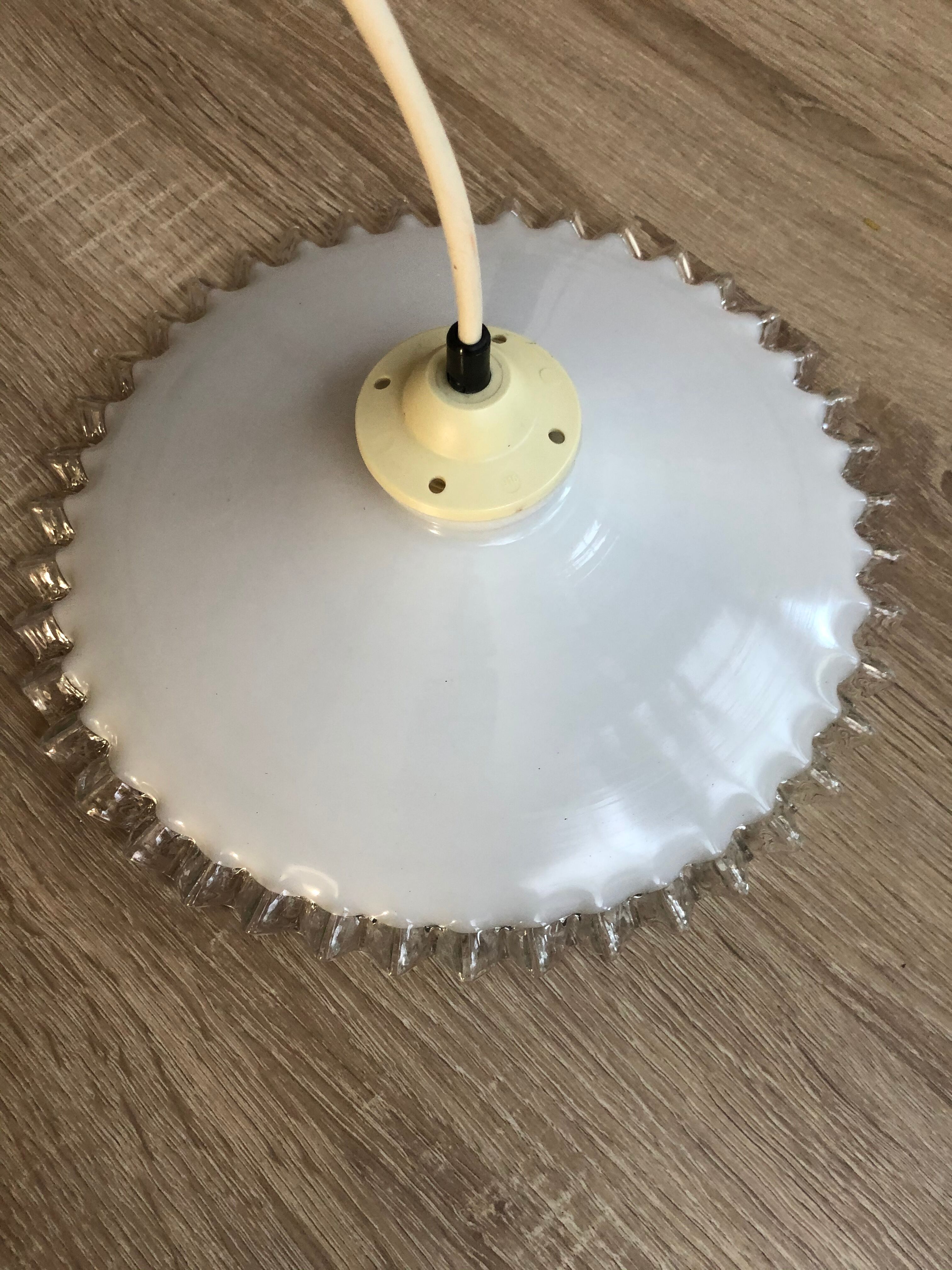 White opaline suspension