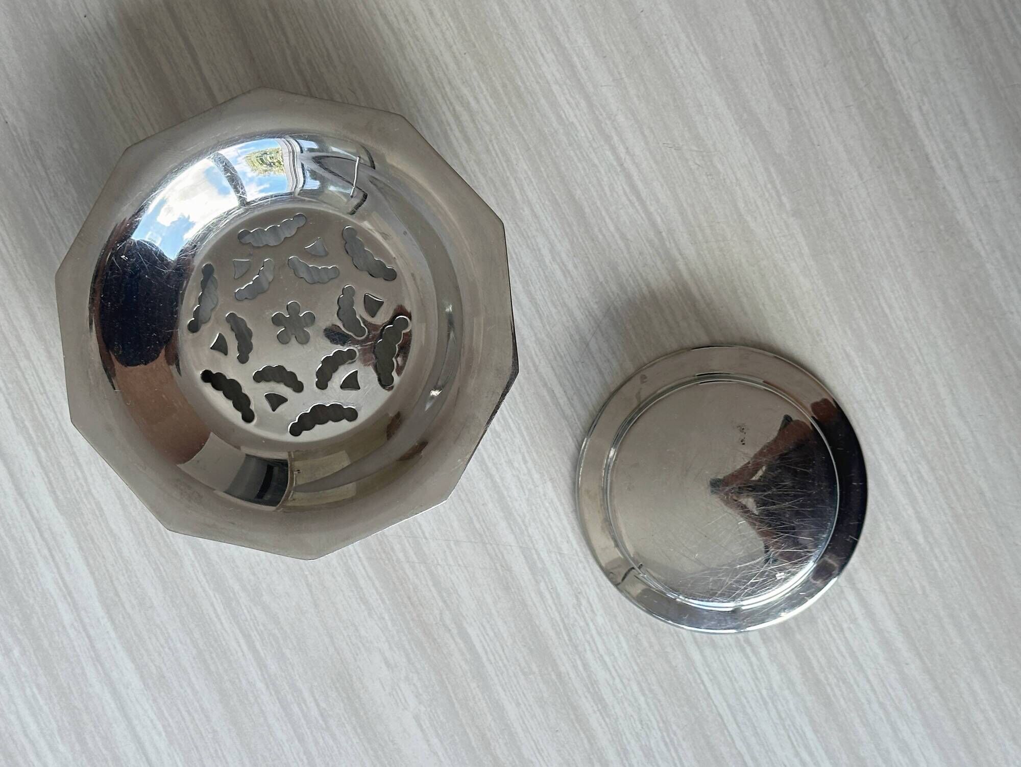 Metal butter dish coquillor