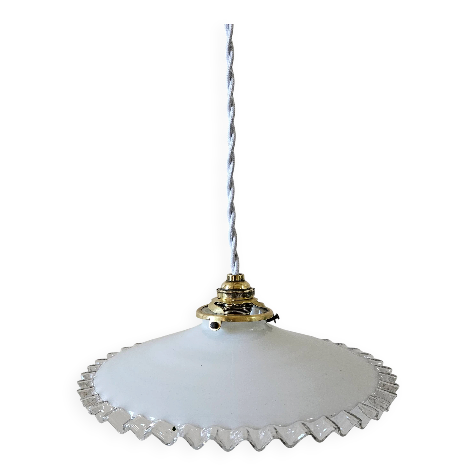 Vintage suspension in lace opaline.