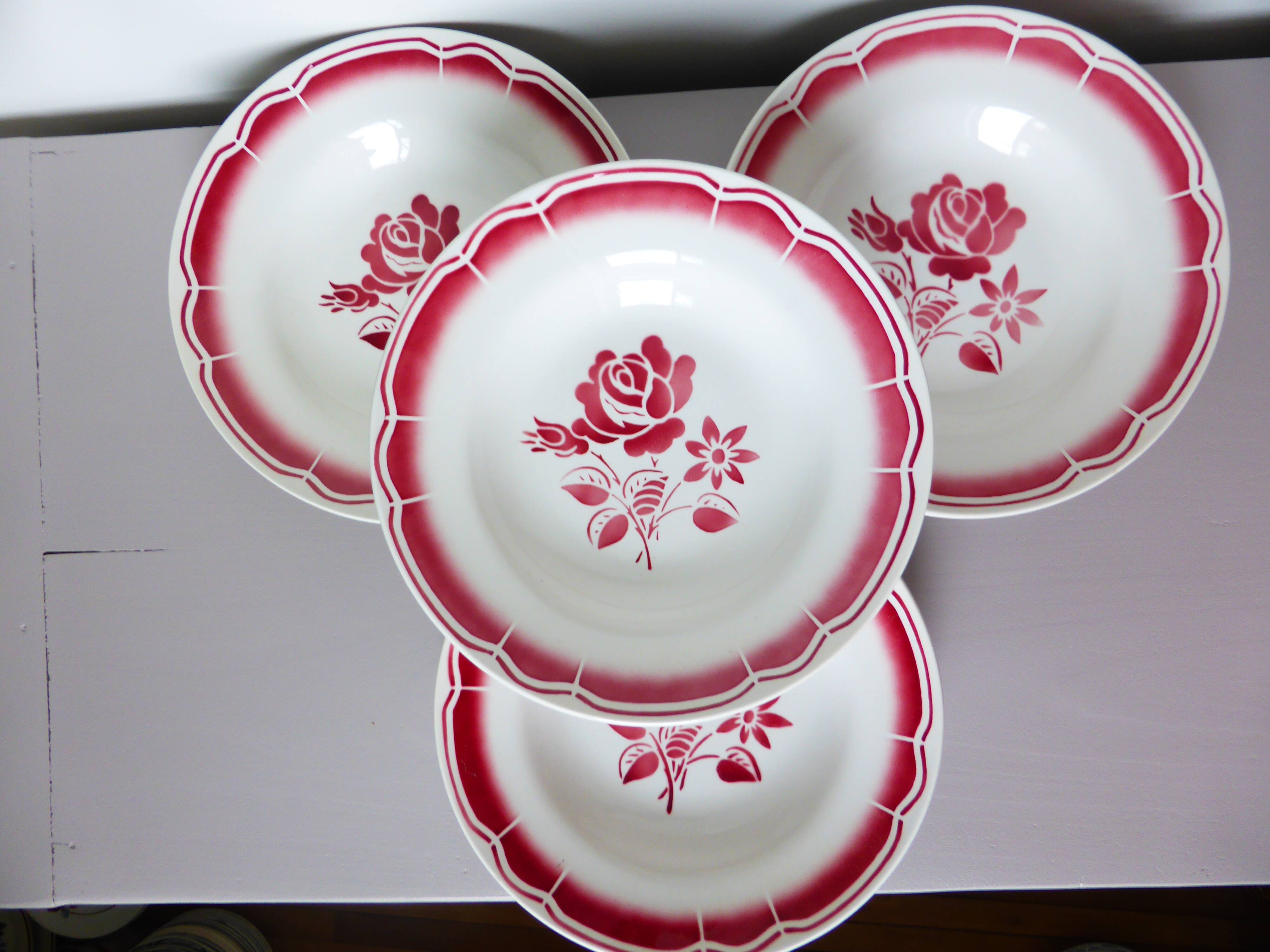 4 vintage porcelain soup plates 2008155