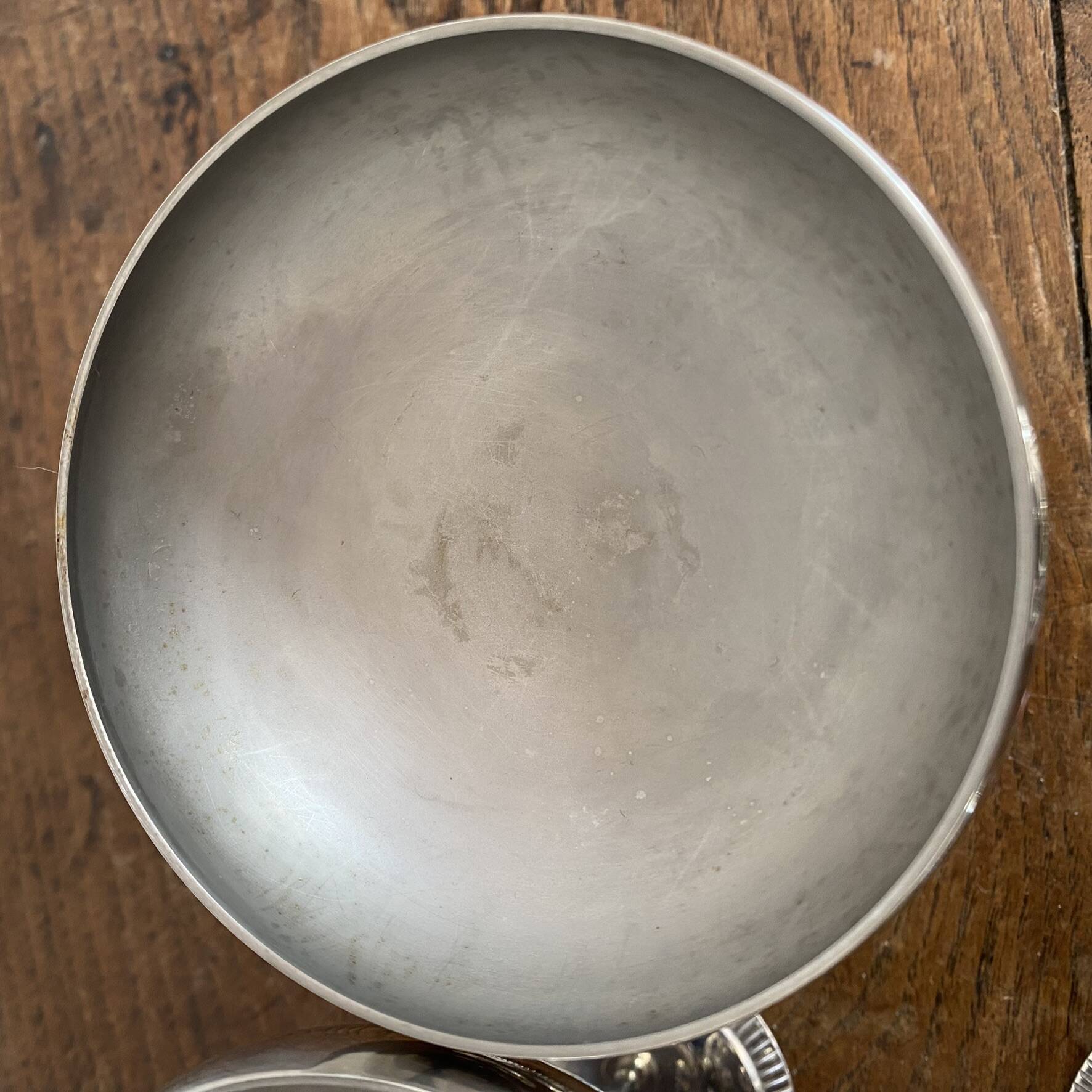 Coupes en inox vintage