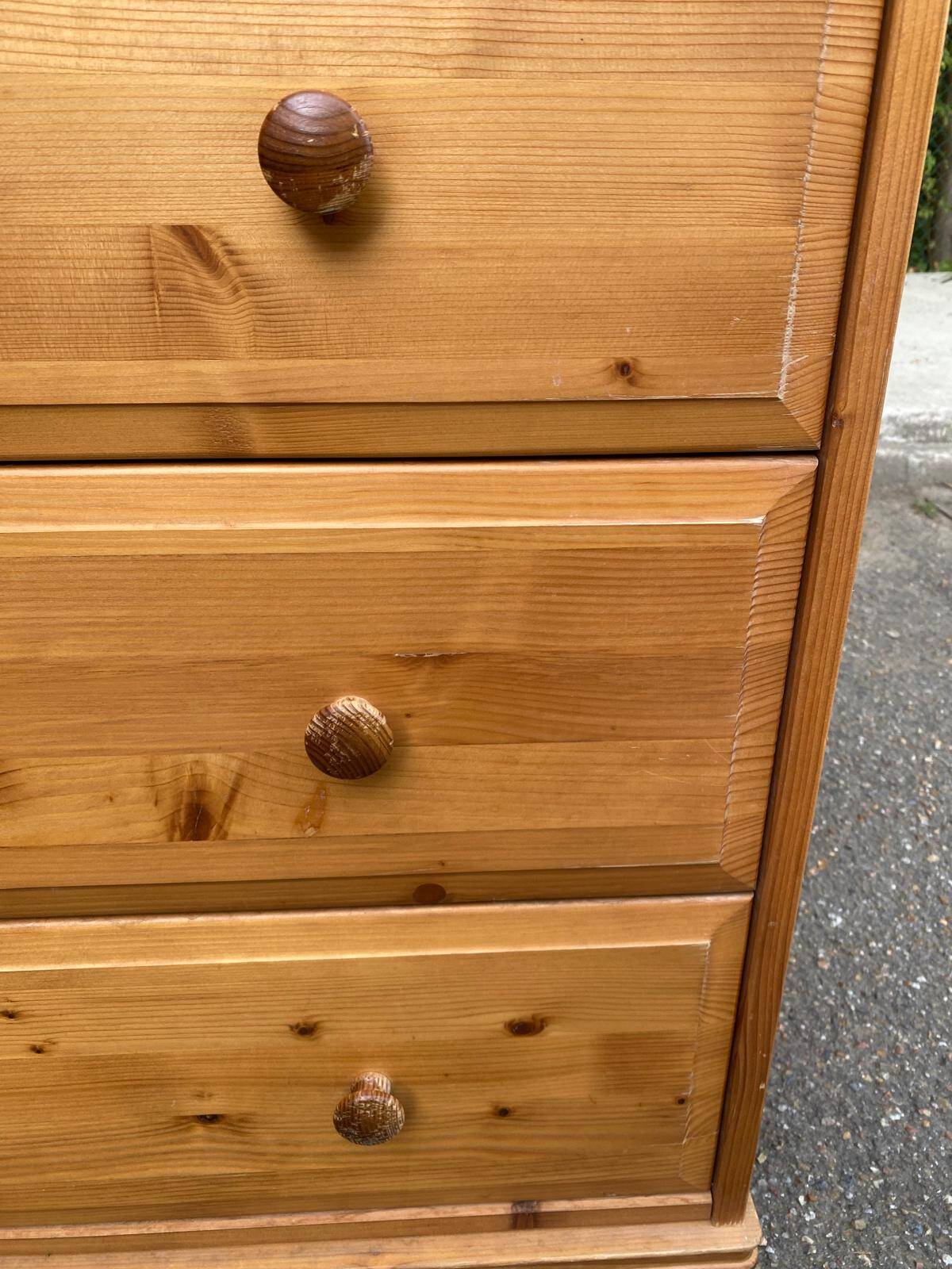 Scandinavian chest of drawers with 3 solid wood drawers