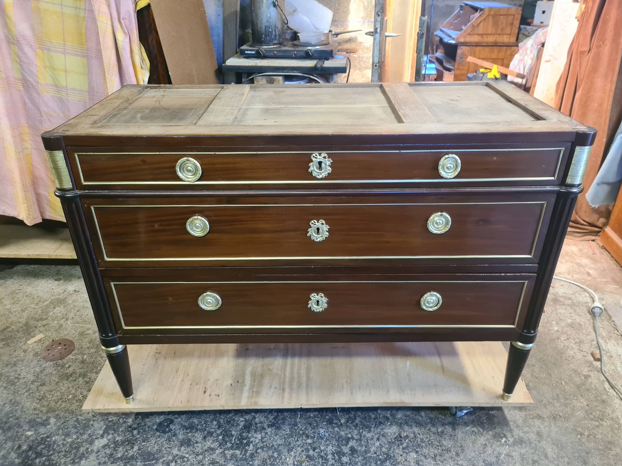 Commode epoque Louis XVI en acajou