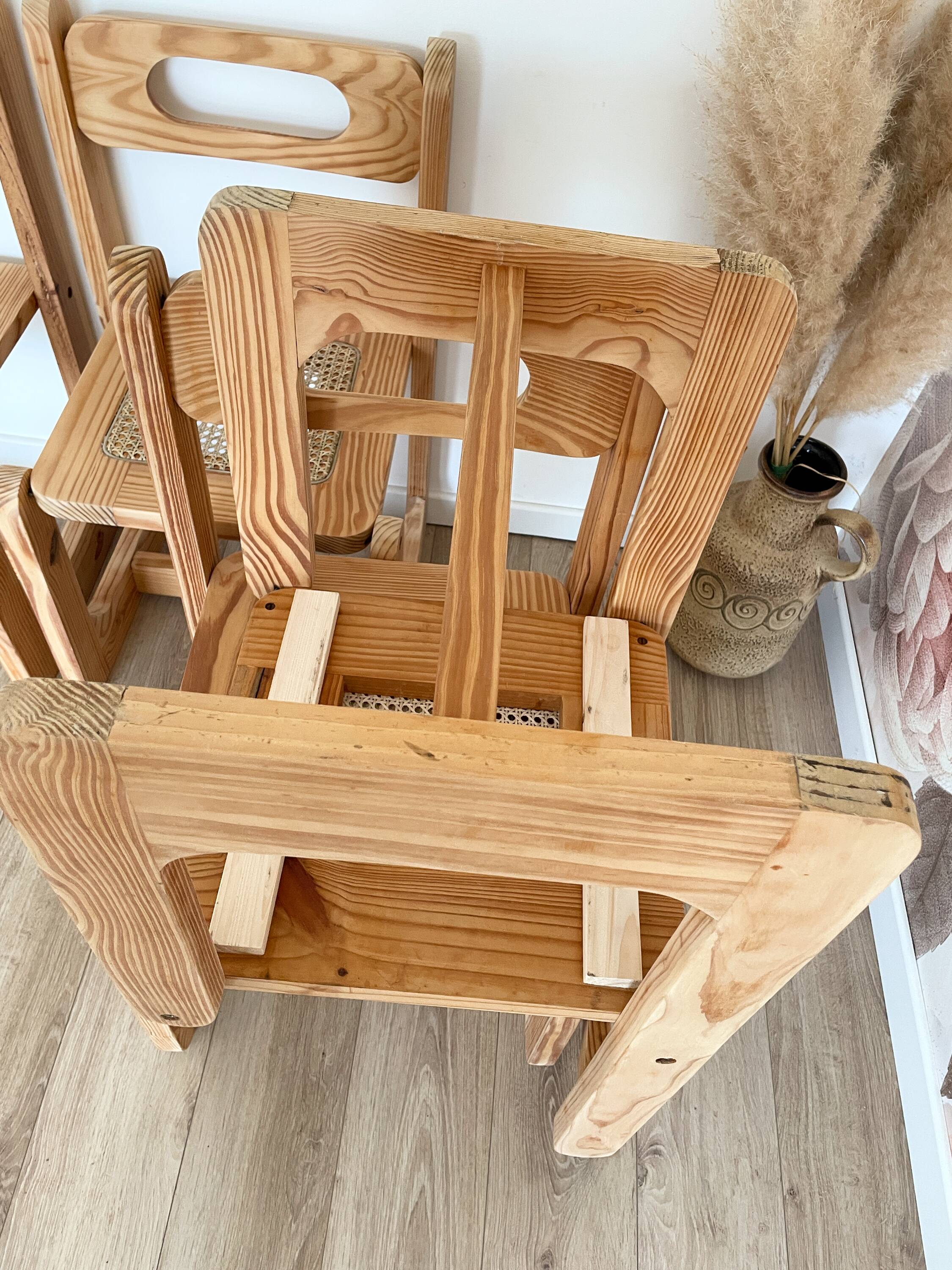Ensemble de 4 chaises en bois et cannage - années 1960-70