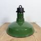 Lampe à suspension industrielle en émail vert, années 1960