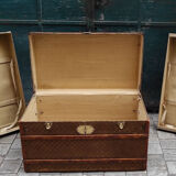 Checkerboard canvas travel trunk