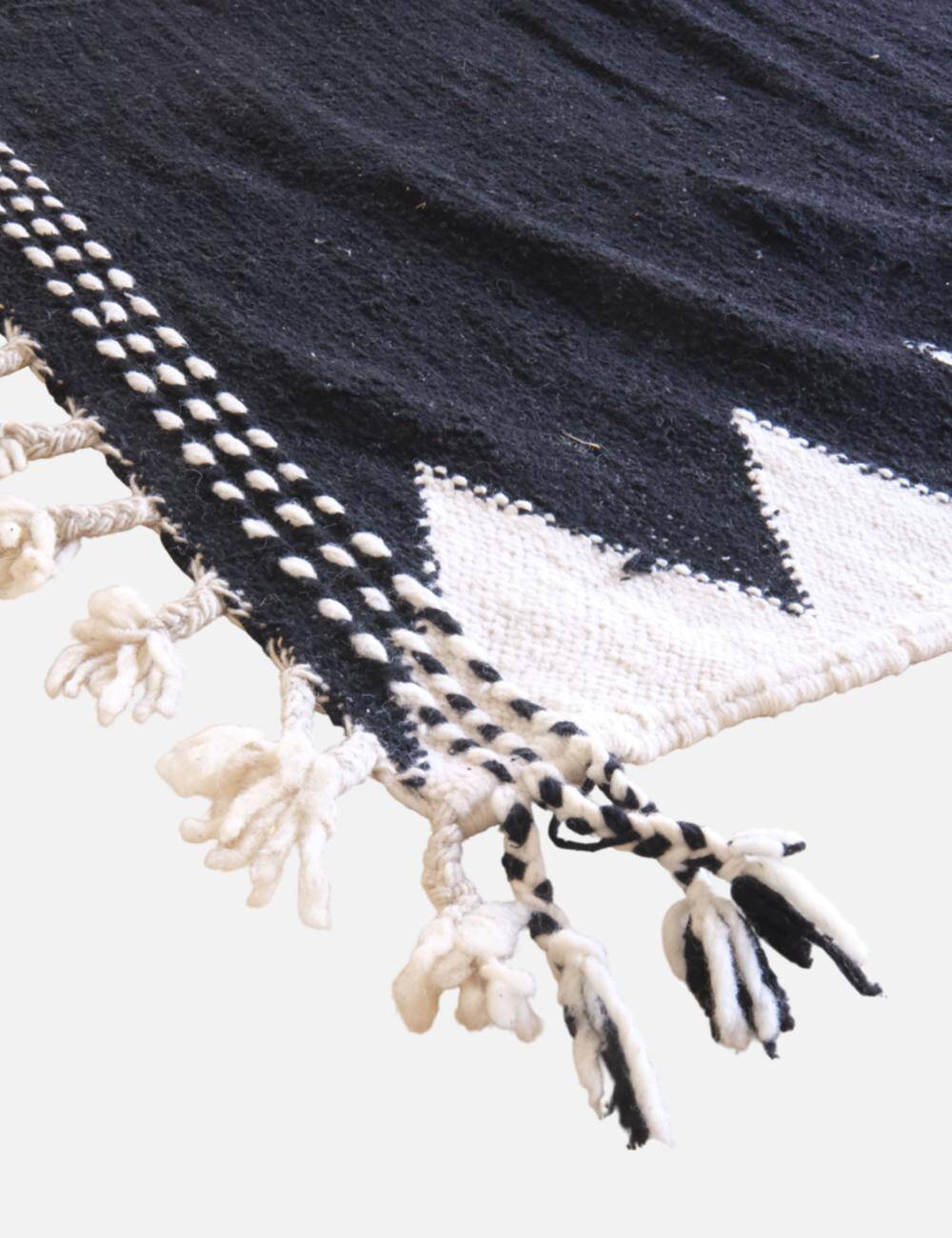 Minimalist Black Kilim Rug - 282 x 171 cm