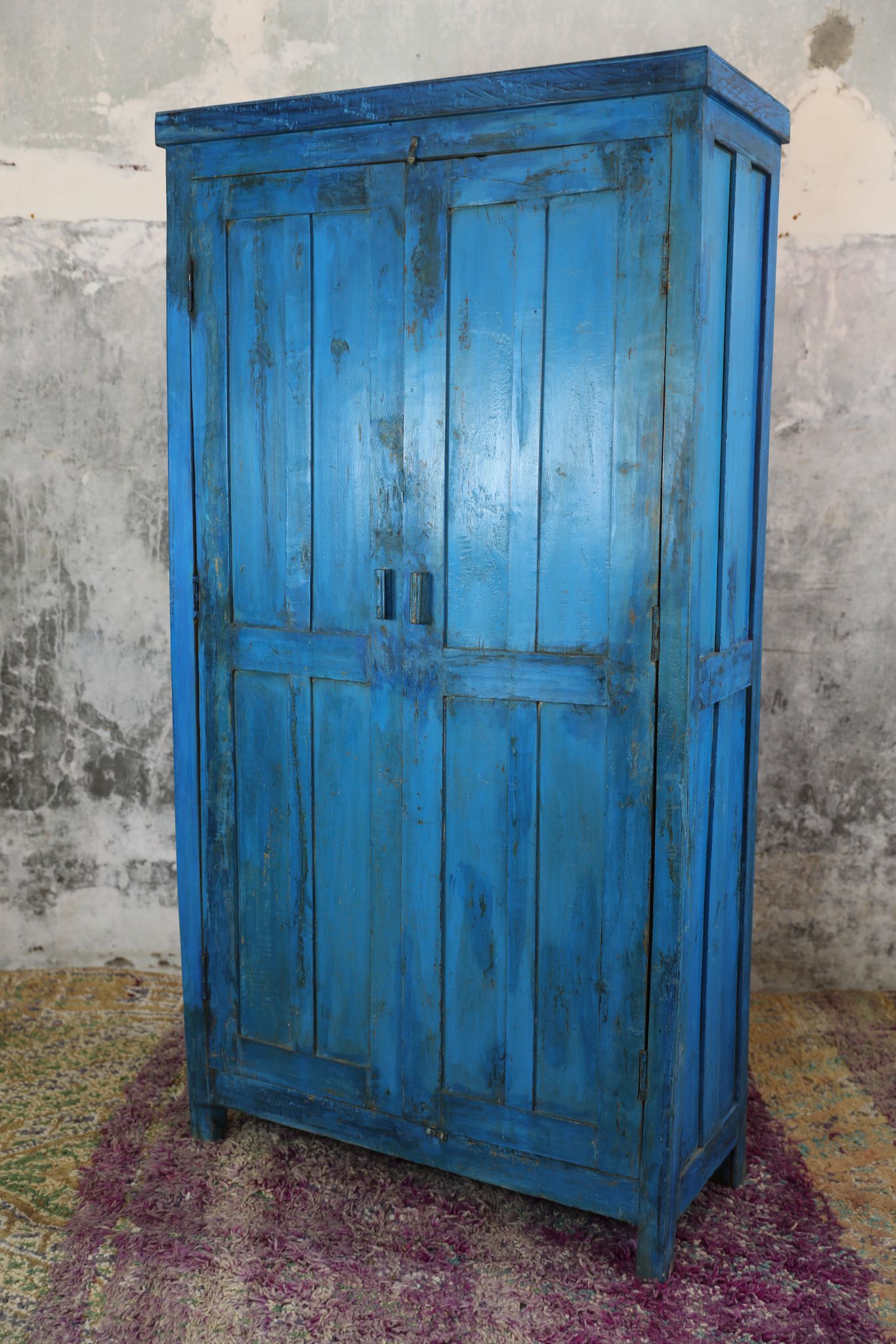Armoire Indienne 2 portes pleines et 3 étagères, intérieur en bois brut