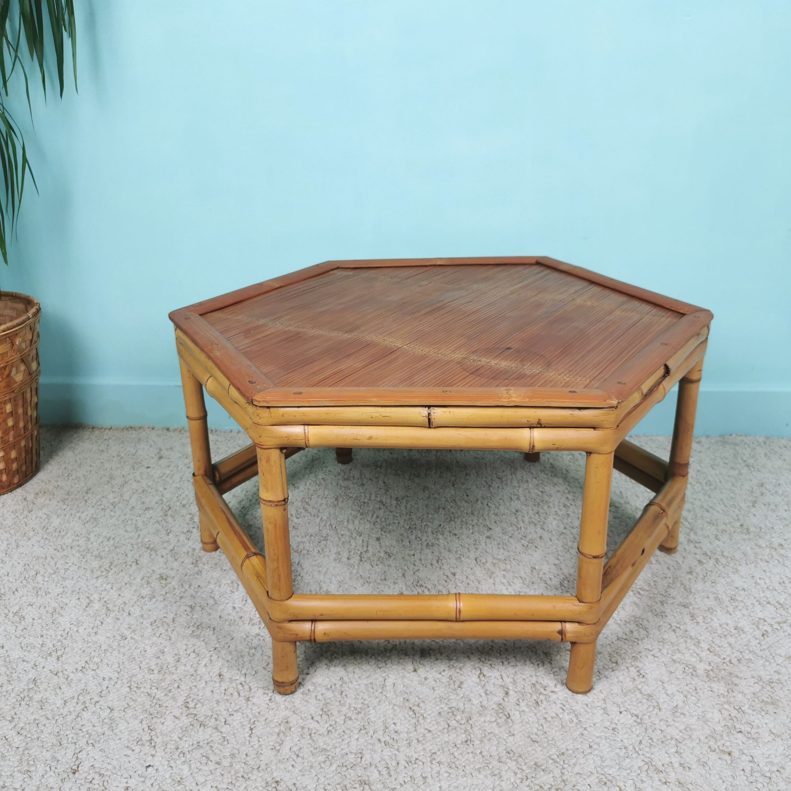 Set of 2 bamboo coffee tables