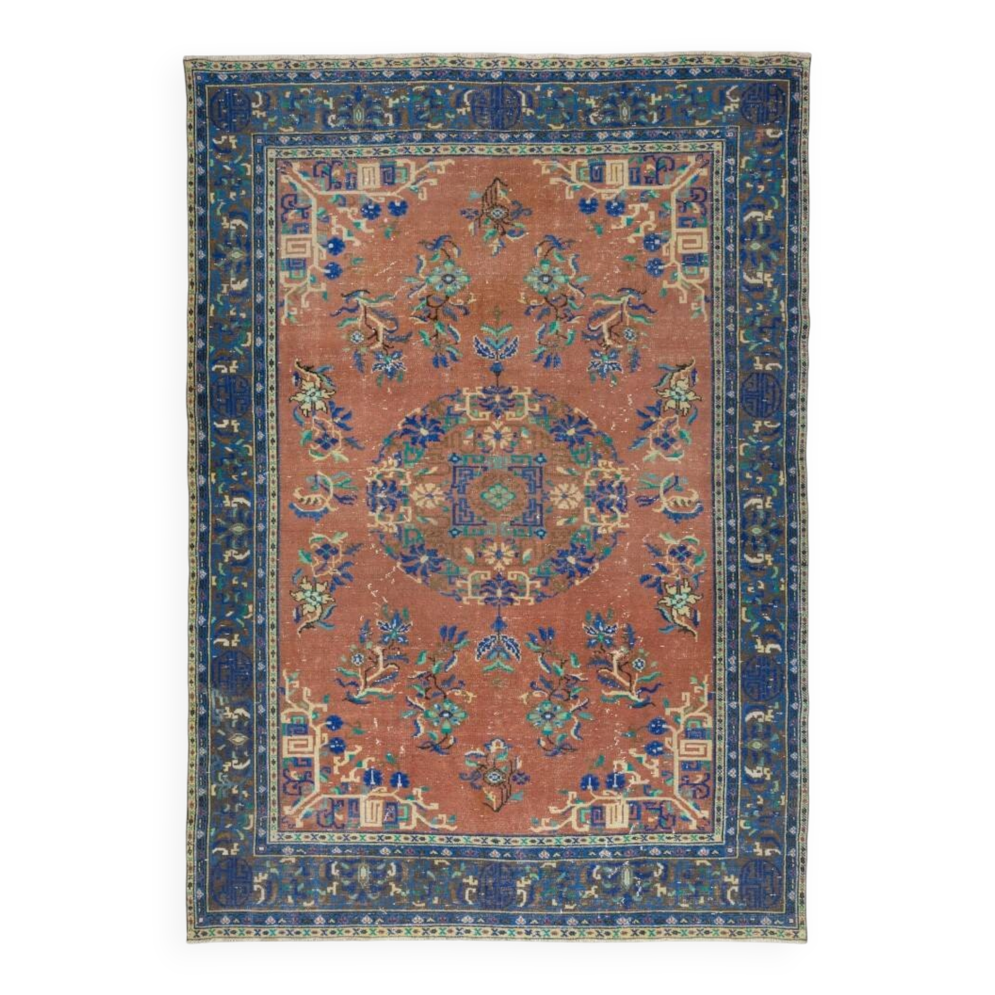 Hand-Knotted Vintage Turkish Red Area Rug. Traditional Wool Carpet for Home Decor