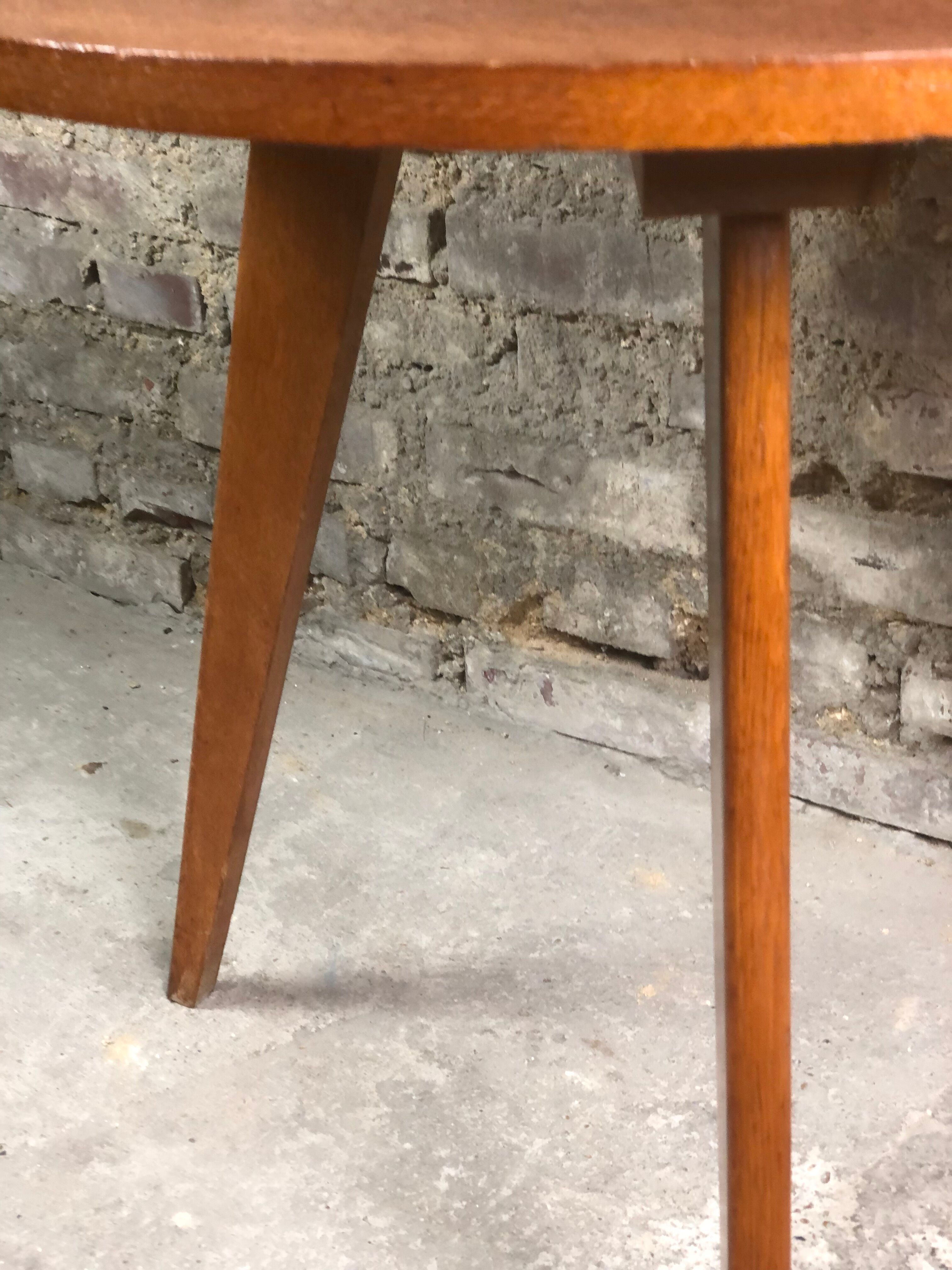 Vintage pedestal table in beech veneer 50'S