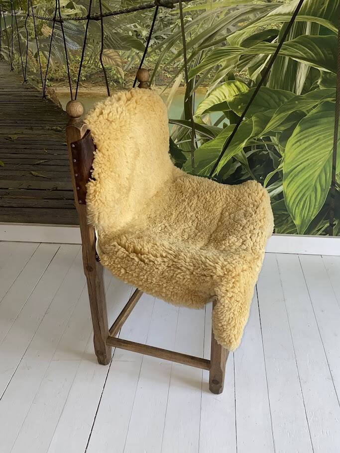 Chaise artisanale hongroise unique en chêne et cuir