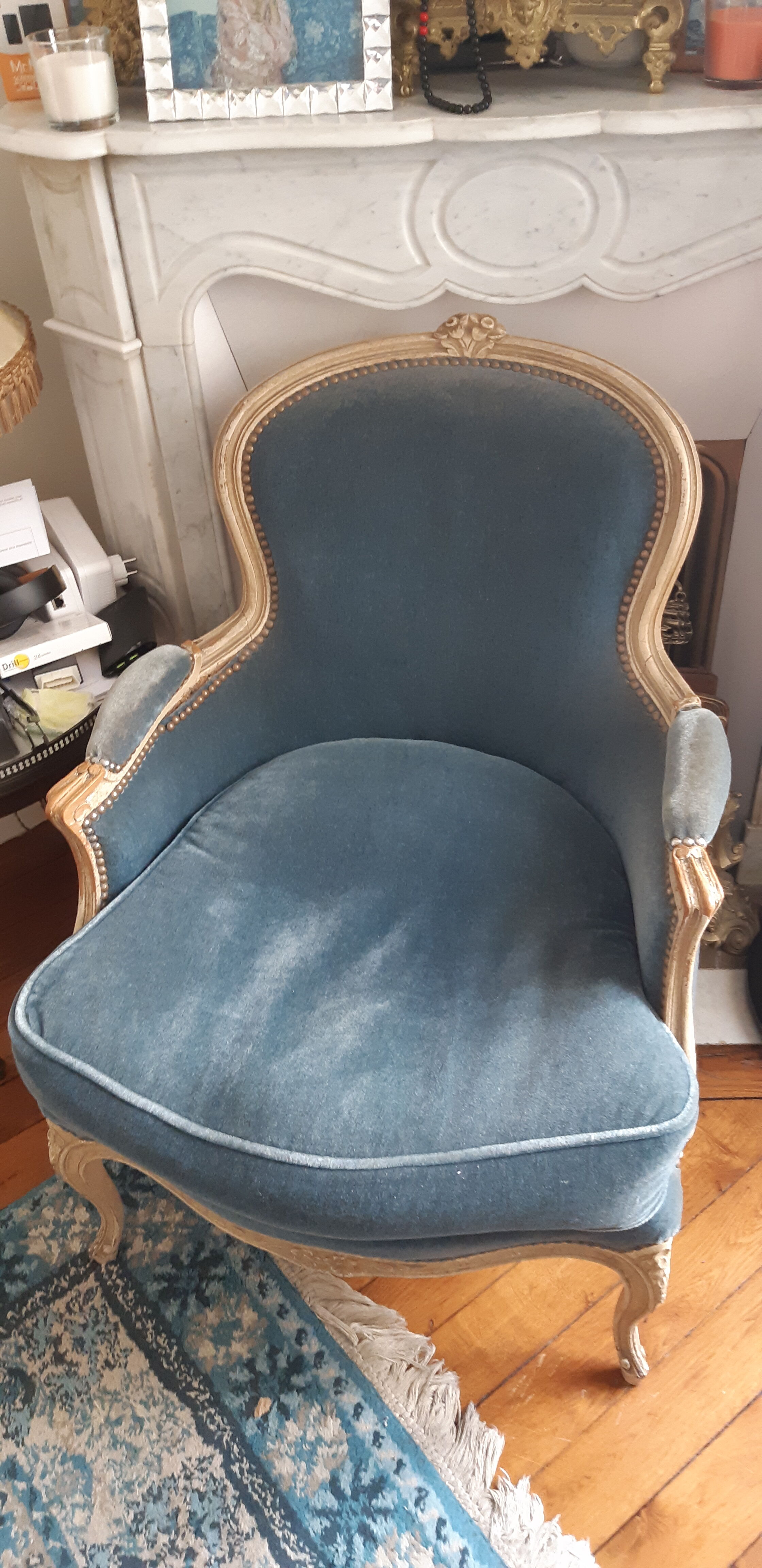 Paire de fauteuils bergères de style Louis XV