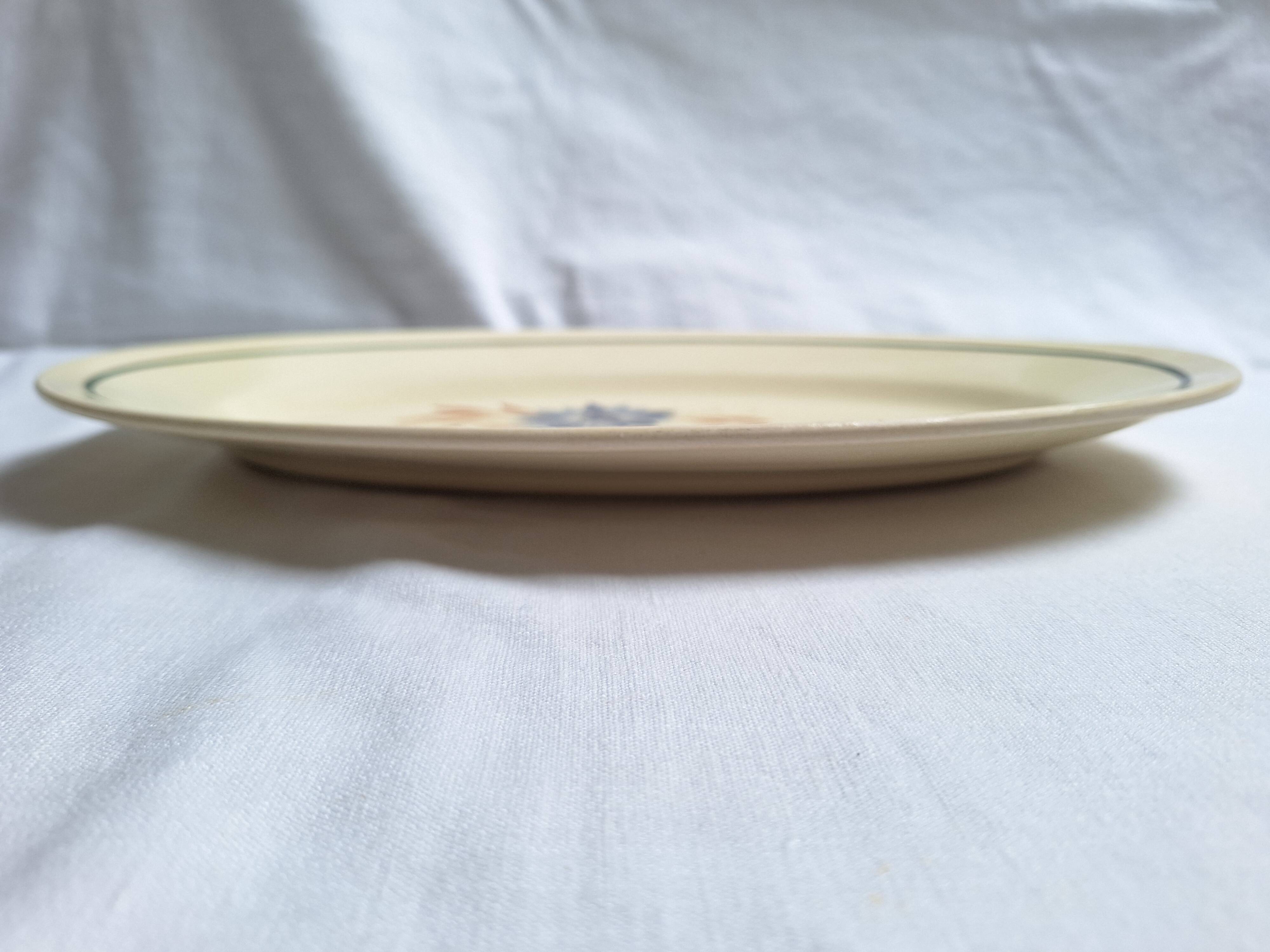 Plat ovale H.B.C.M. modèle Reine