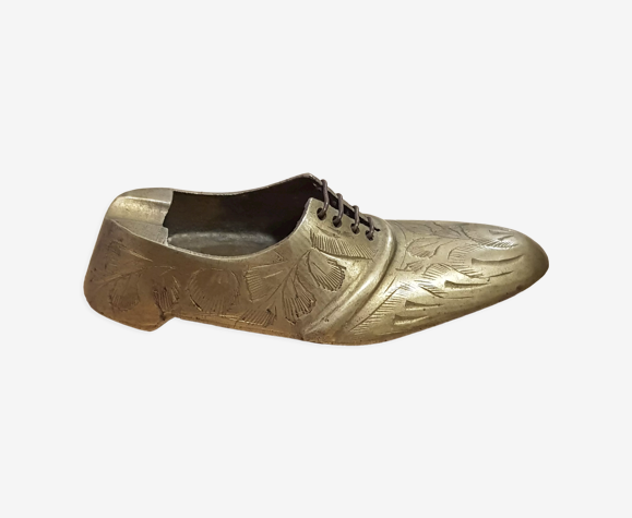 Cendrier à chaussures homme en laiton