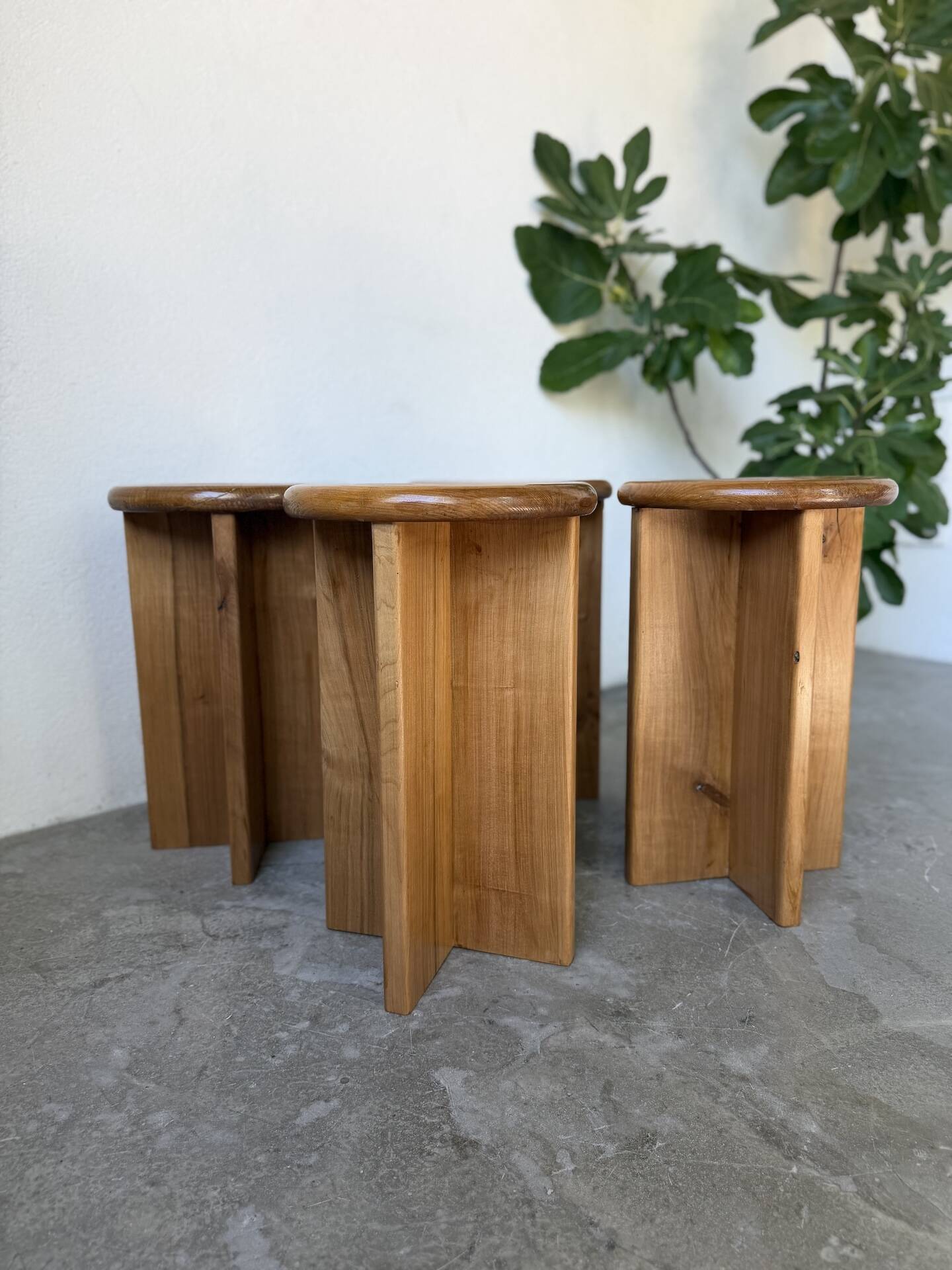 Set of 4 oak stools from the 1950s, constructivist style.