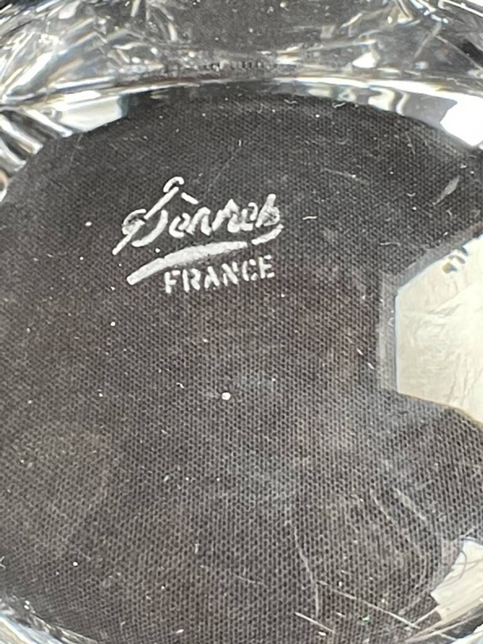 Important cendrier cristal de Sèvres taillé