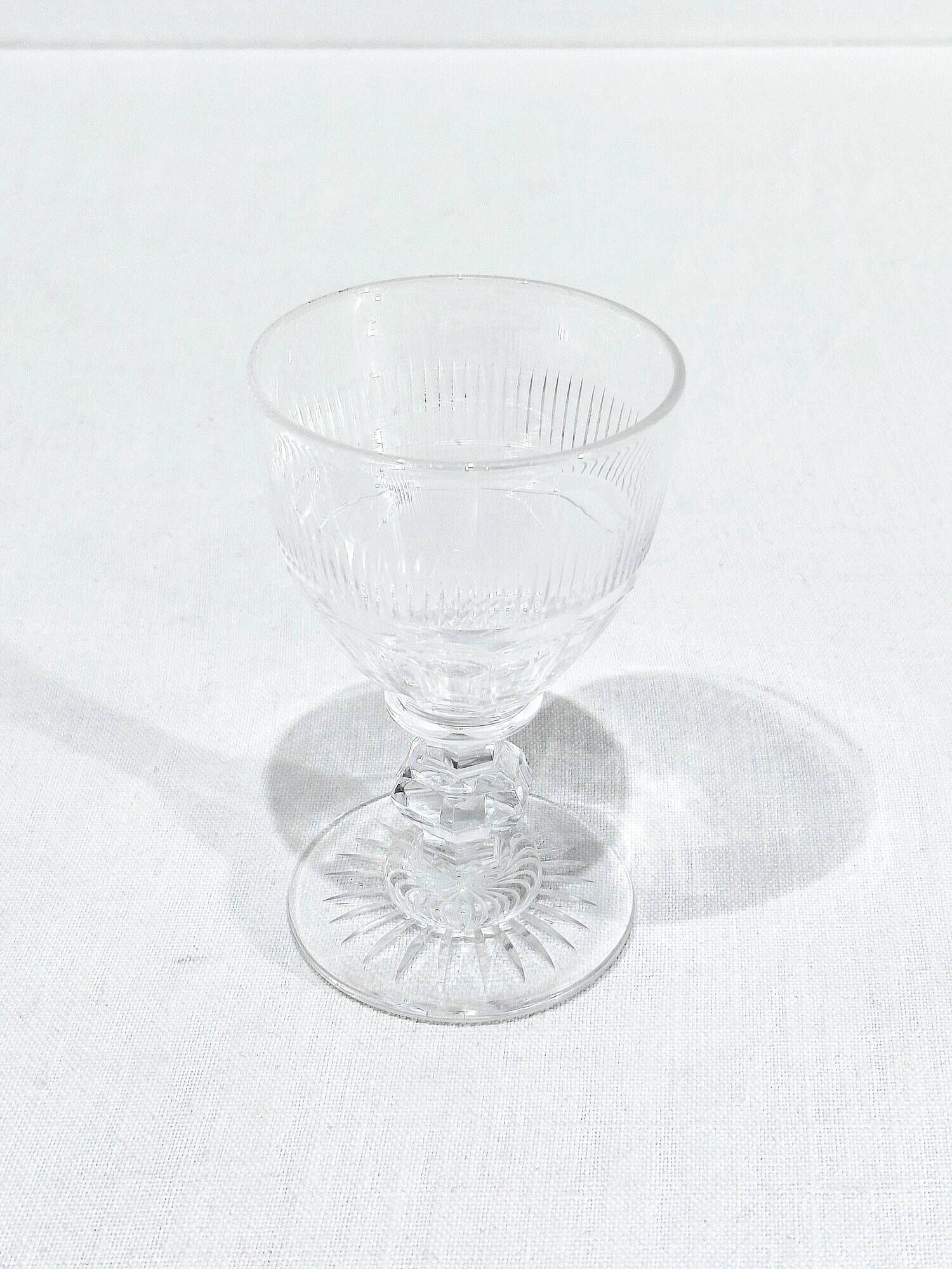 Baccarat - 12 white wine glasses catalogue 1841