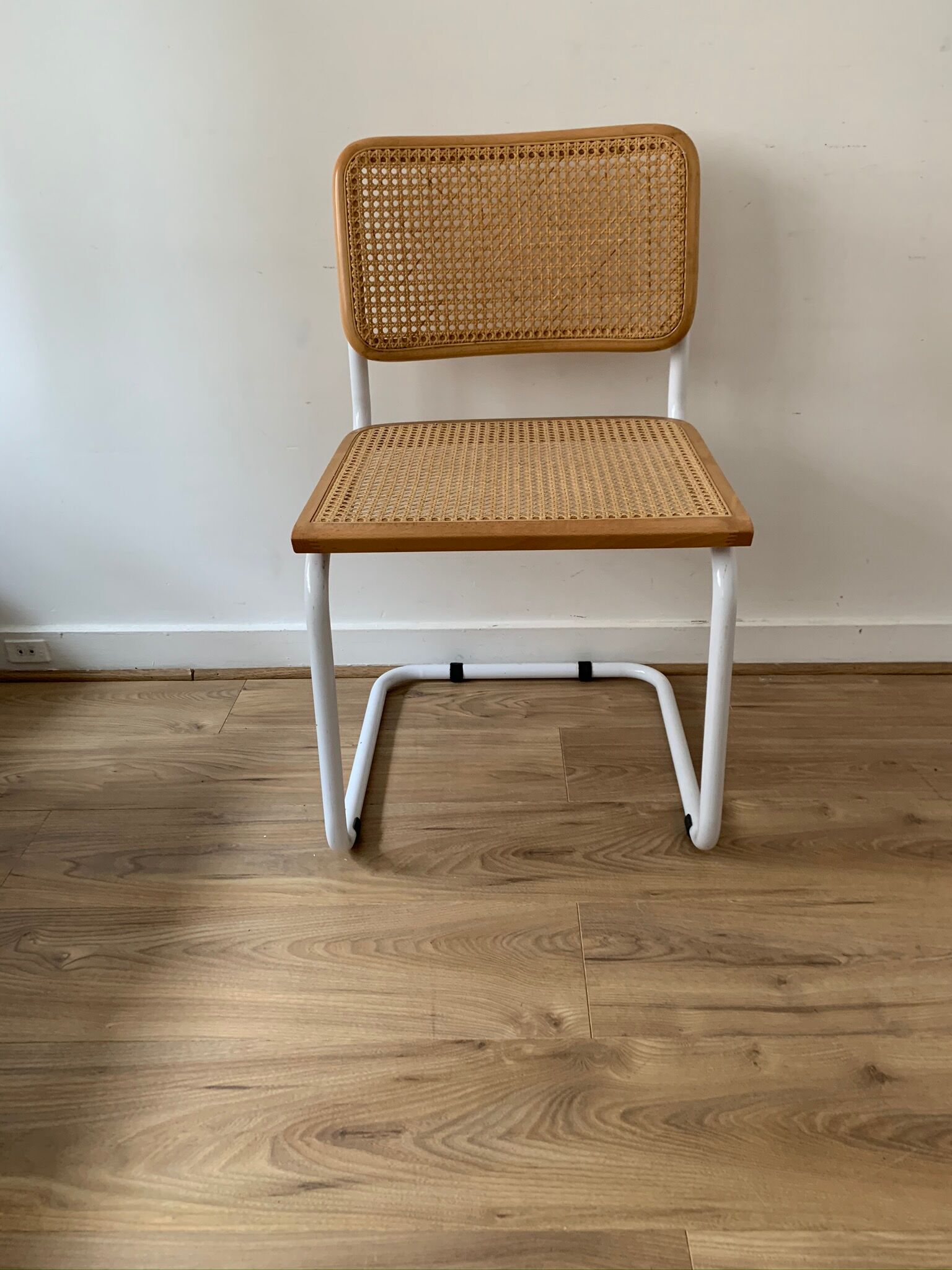 Marcel Breuer chair cesca B32 white