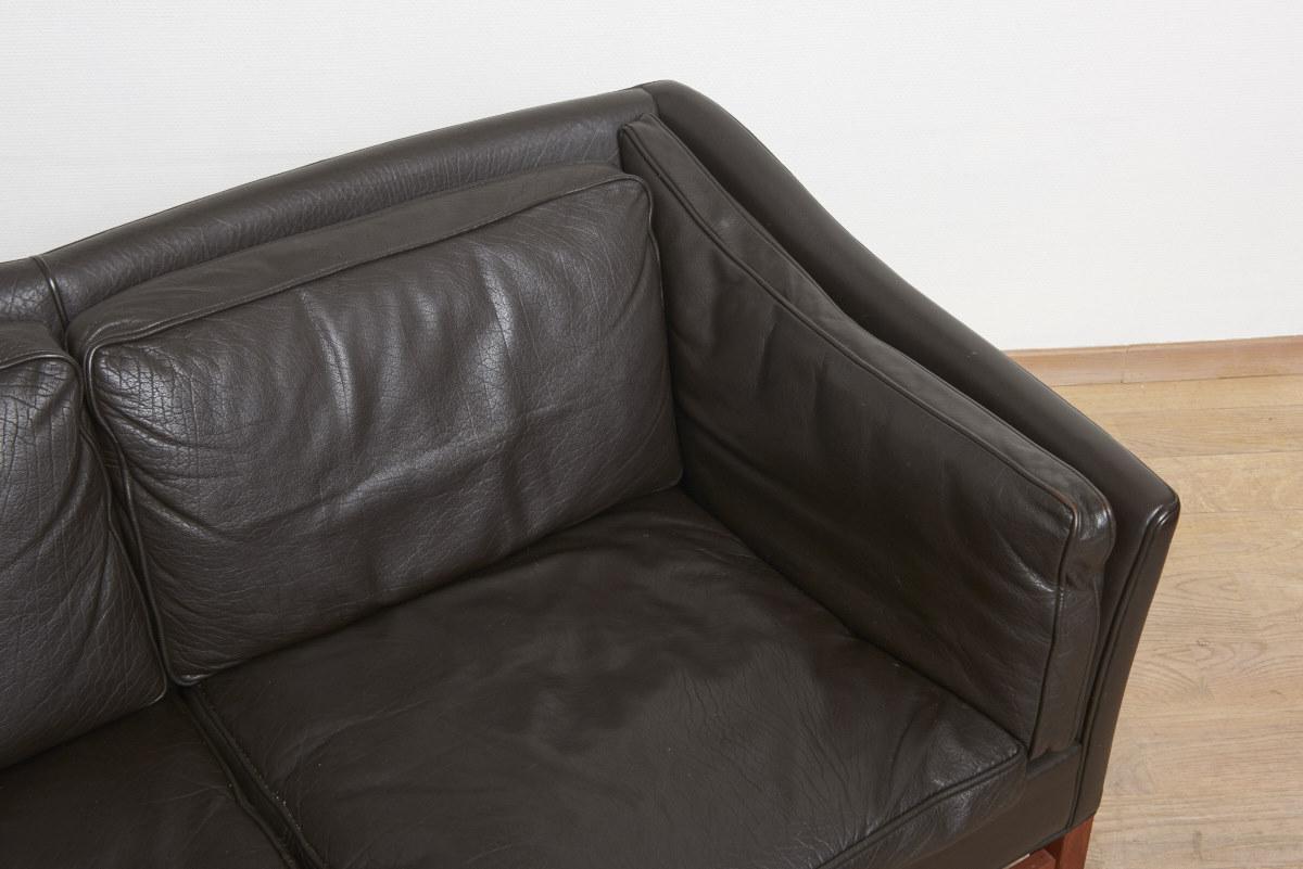 Scandinavian couch in leather and teak 1963