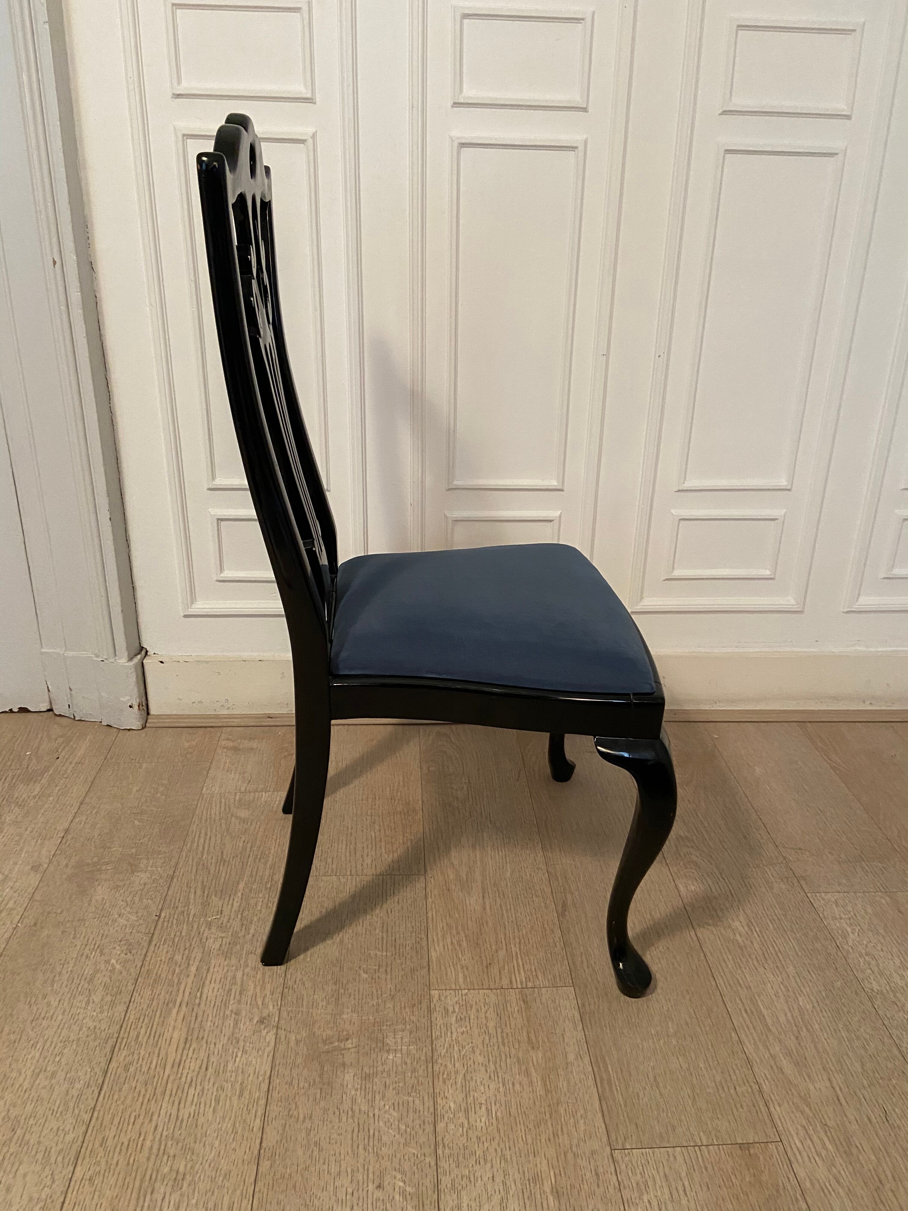 4 black lacquered chairs, 1970s