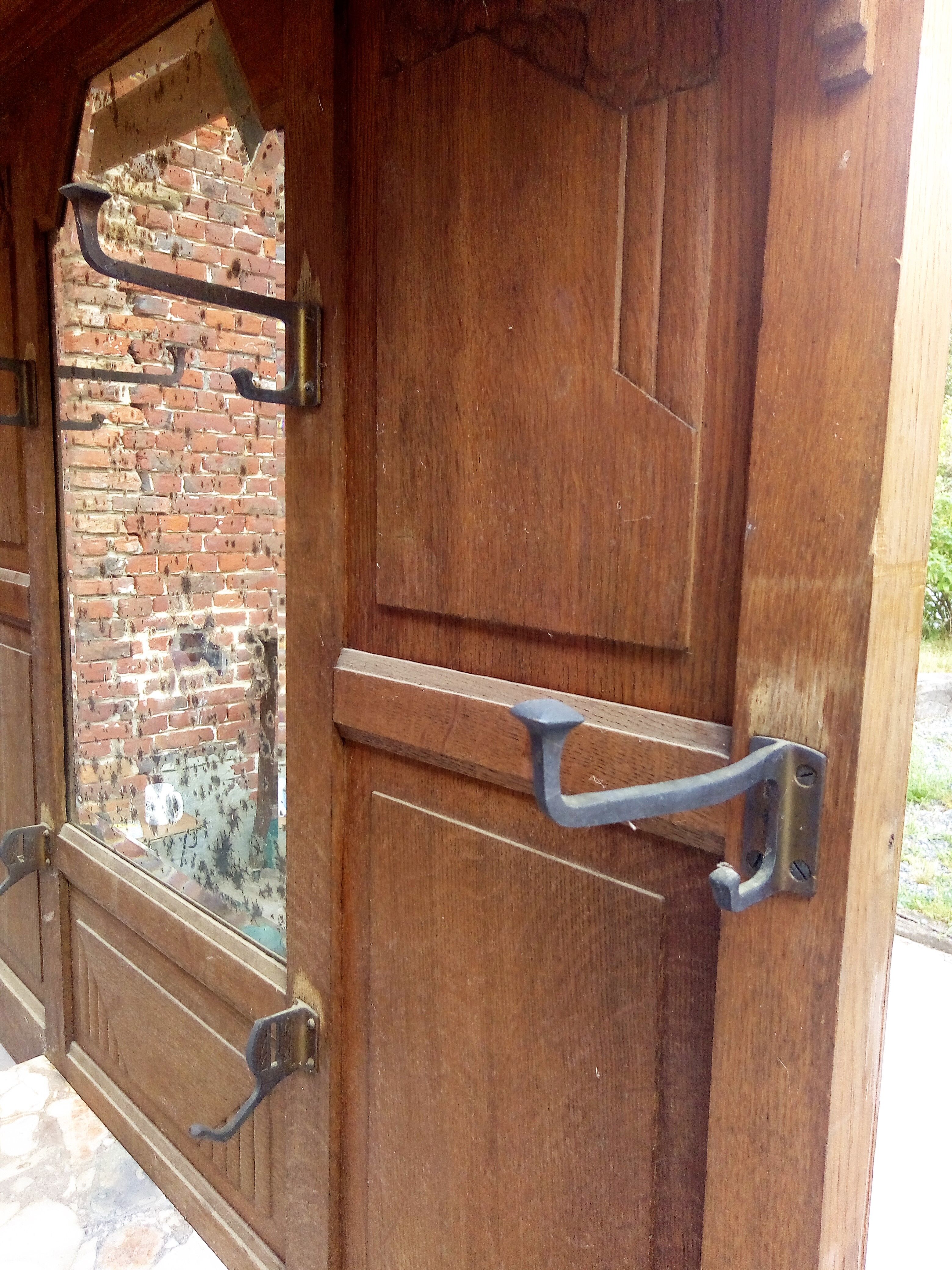 Early 20th entry locker