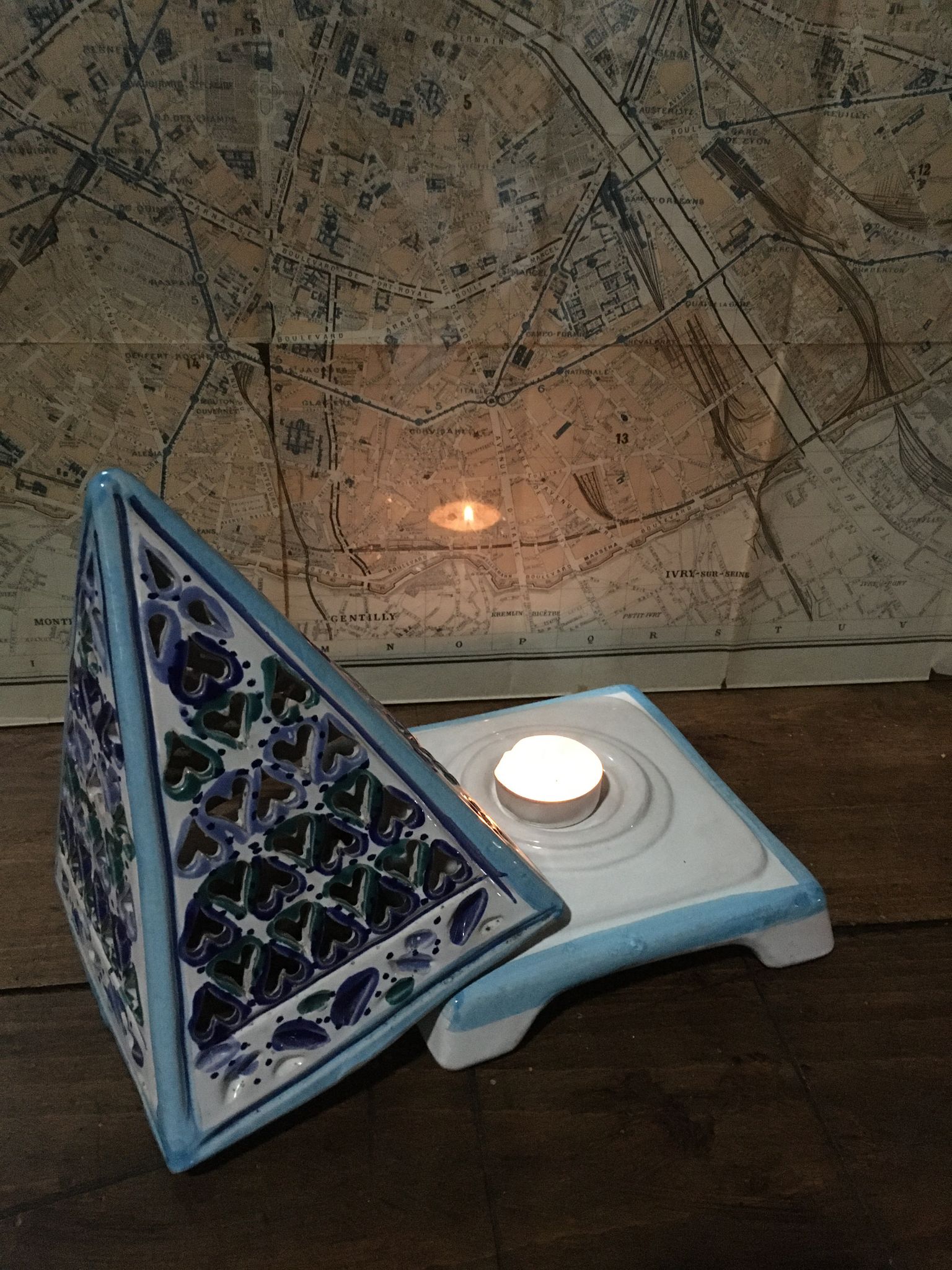 Photophore ceramic pyramid