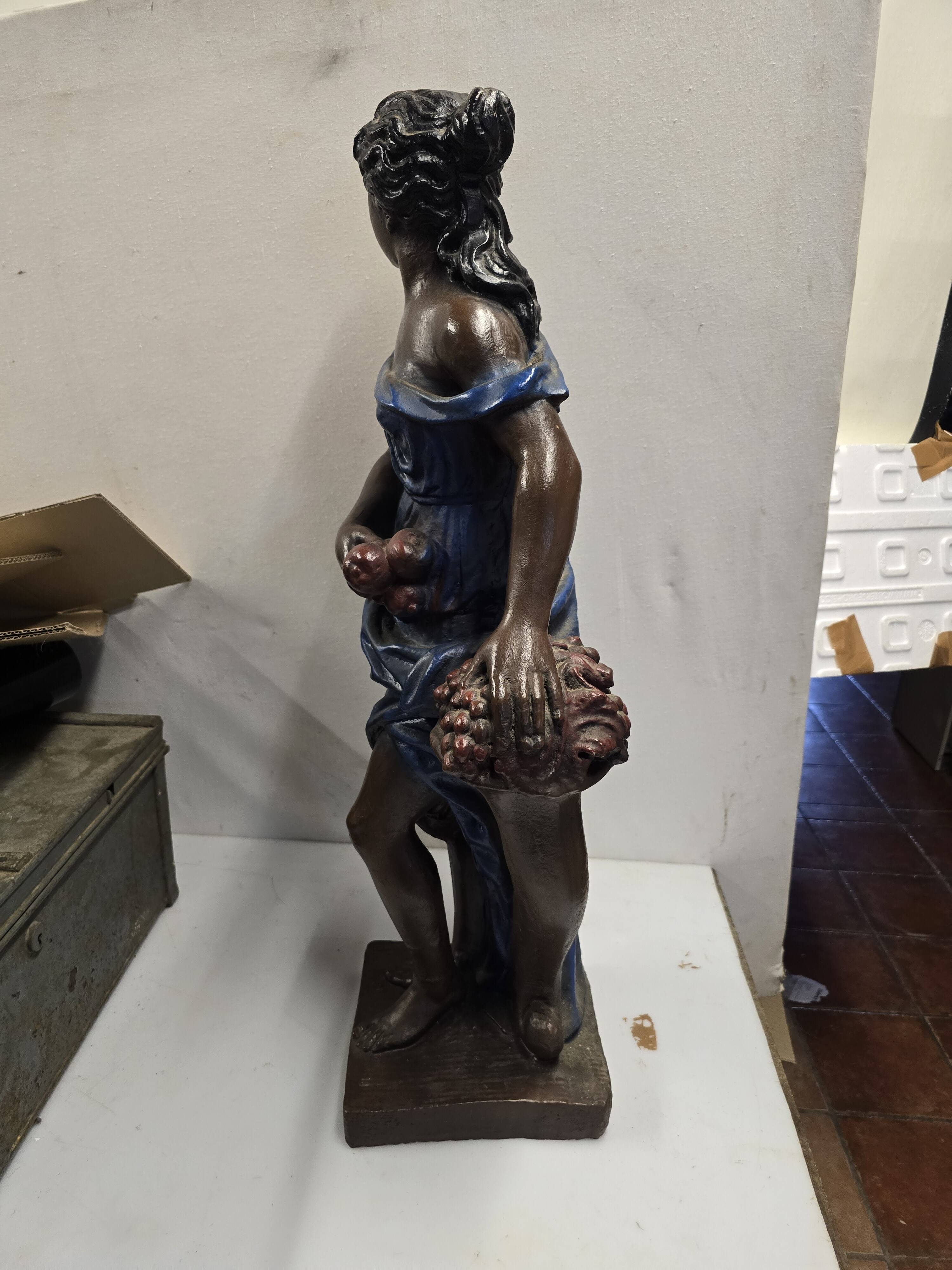 Sculpture femme en plâtre 90cm de H