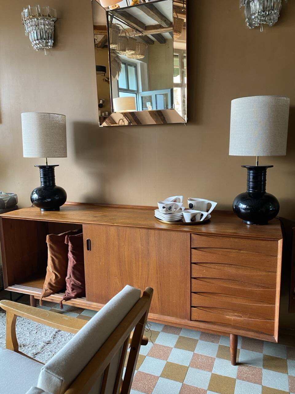 Pair of vintage modernist black lamps from the 1970s.