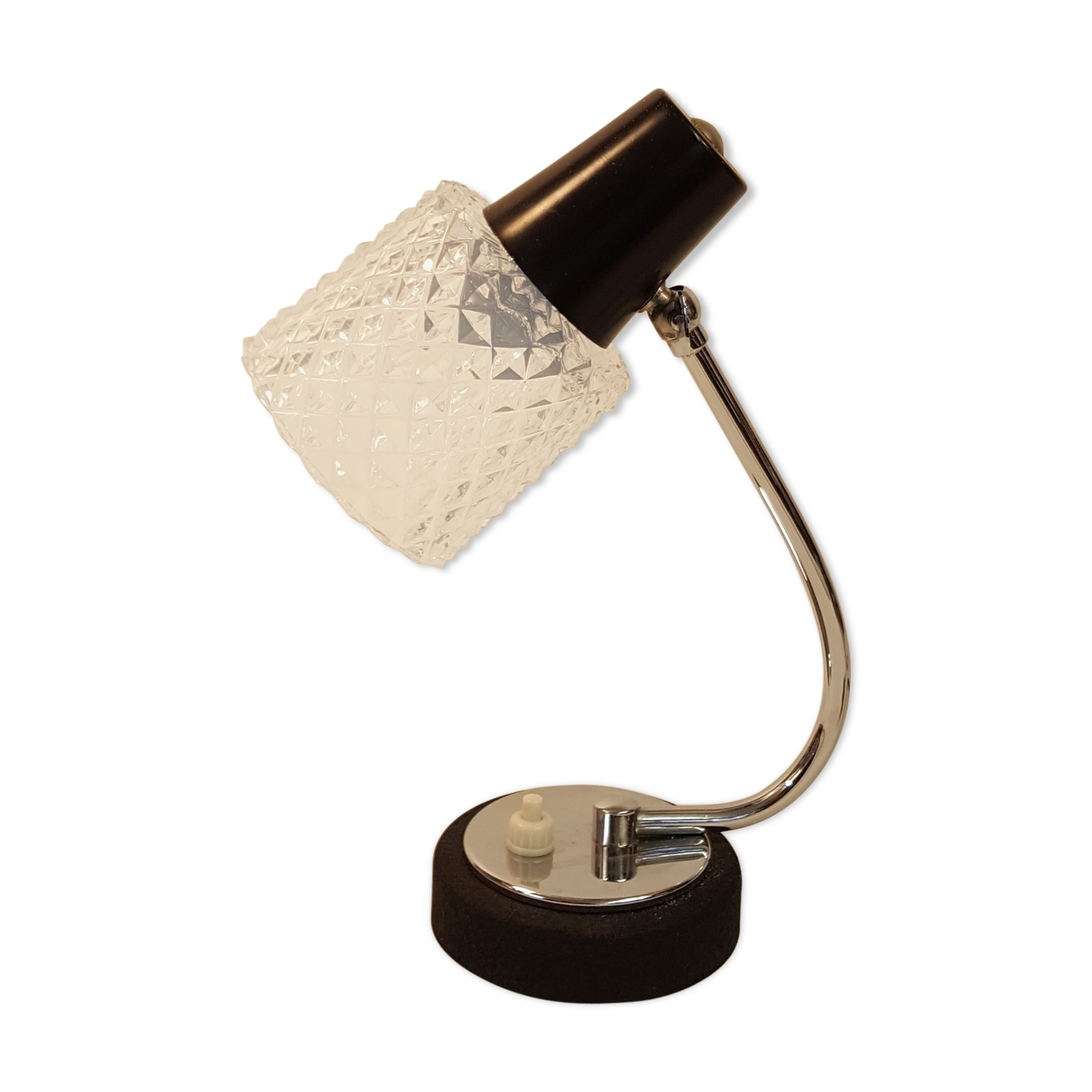 Lampe de secretaire des années 50 60 en chrome laque noire et verre moulė motif diaman