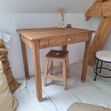 Country-style oak farmhouse desk/console/side table