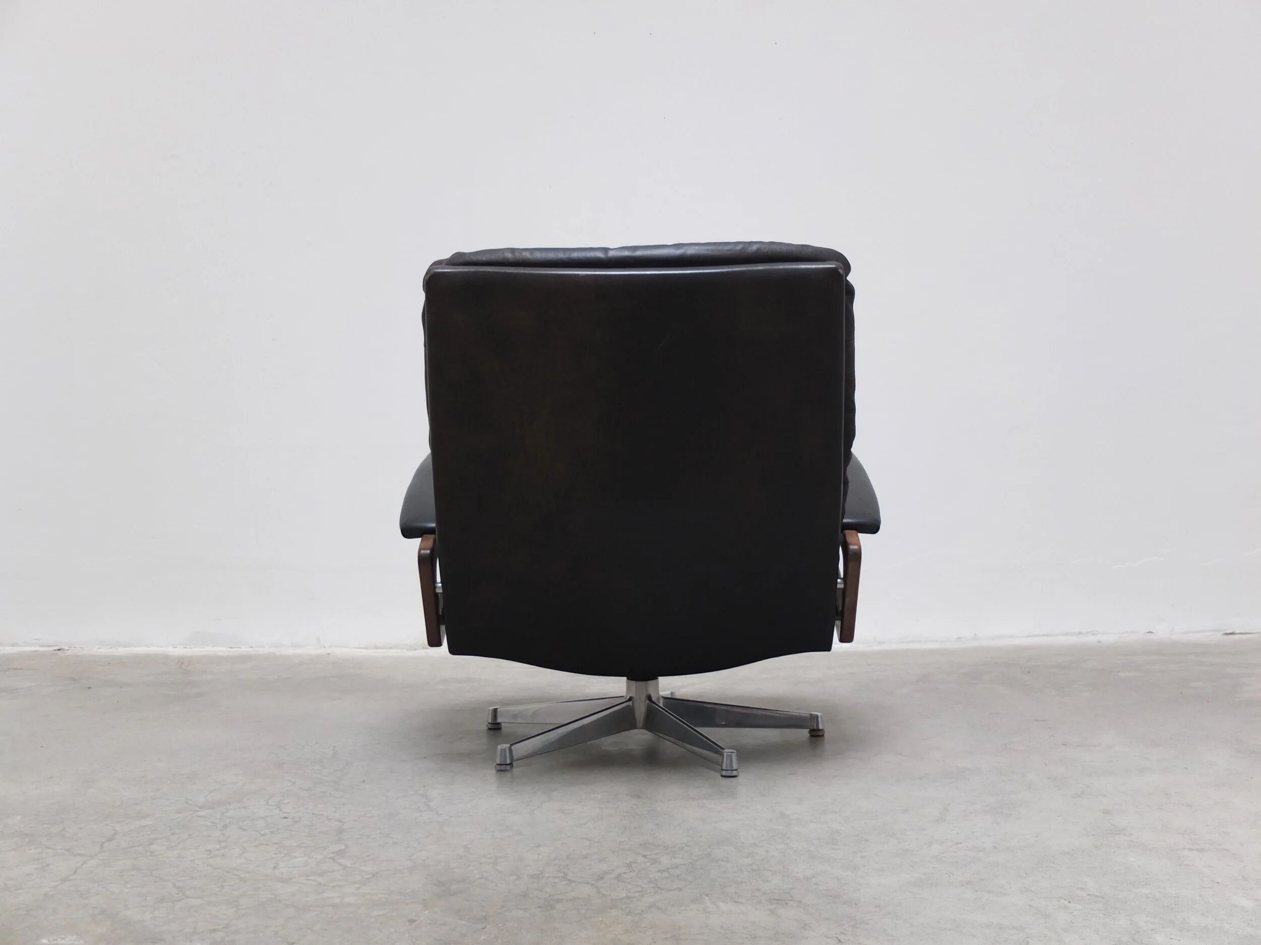 Iconic 'King' lounge chair by André Vandenbeuck for Strässle, 1960s