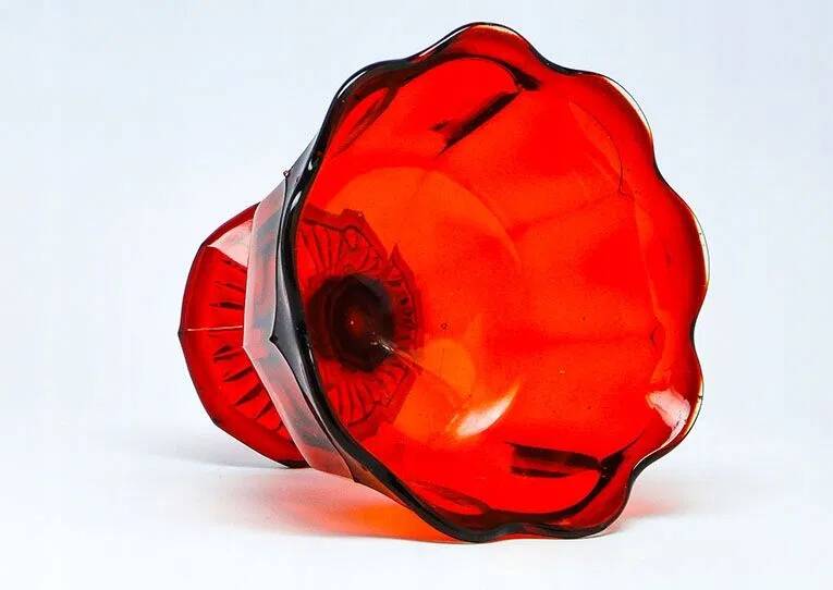 B8H Huta Hortensja - ruby dish / chalice