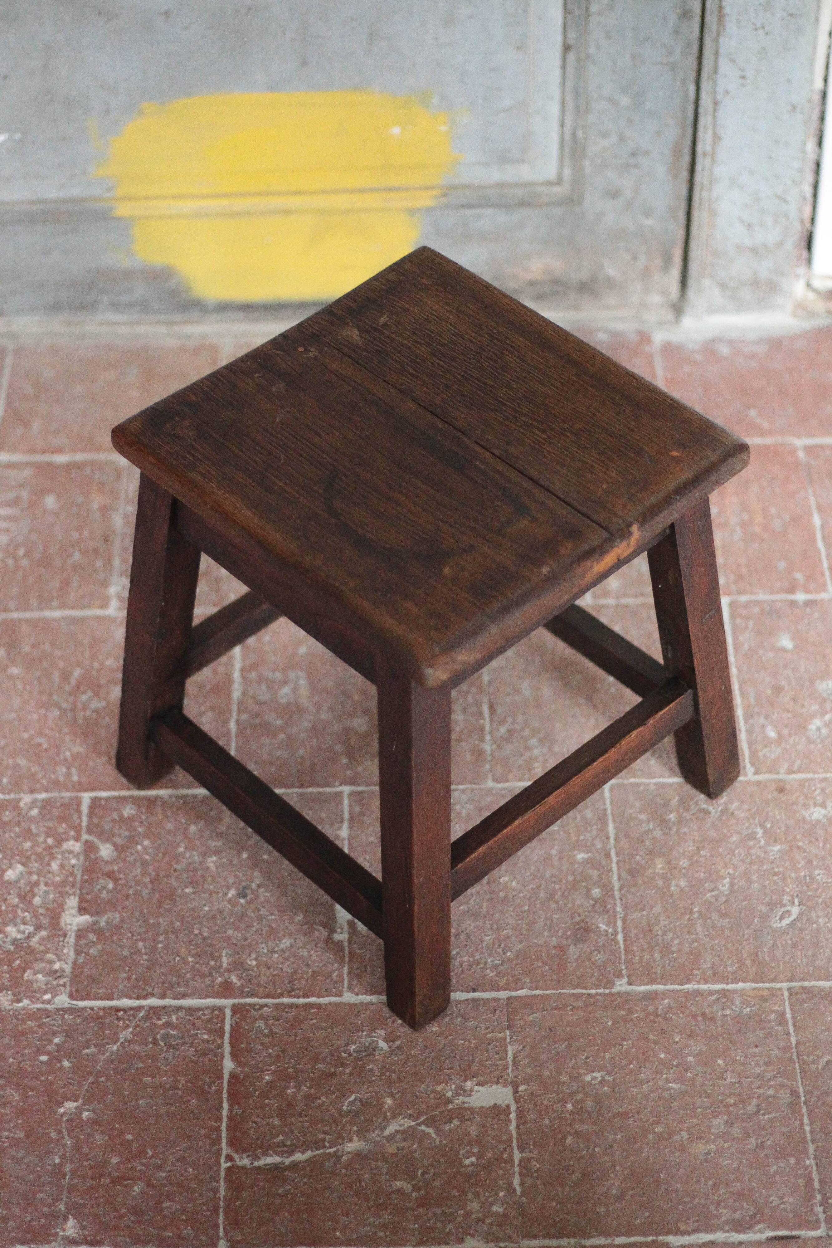 Ancien tabouret bois, tabouret d'appoint, porte-plante