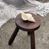 Tripod farm stool