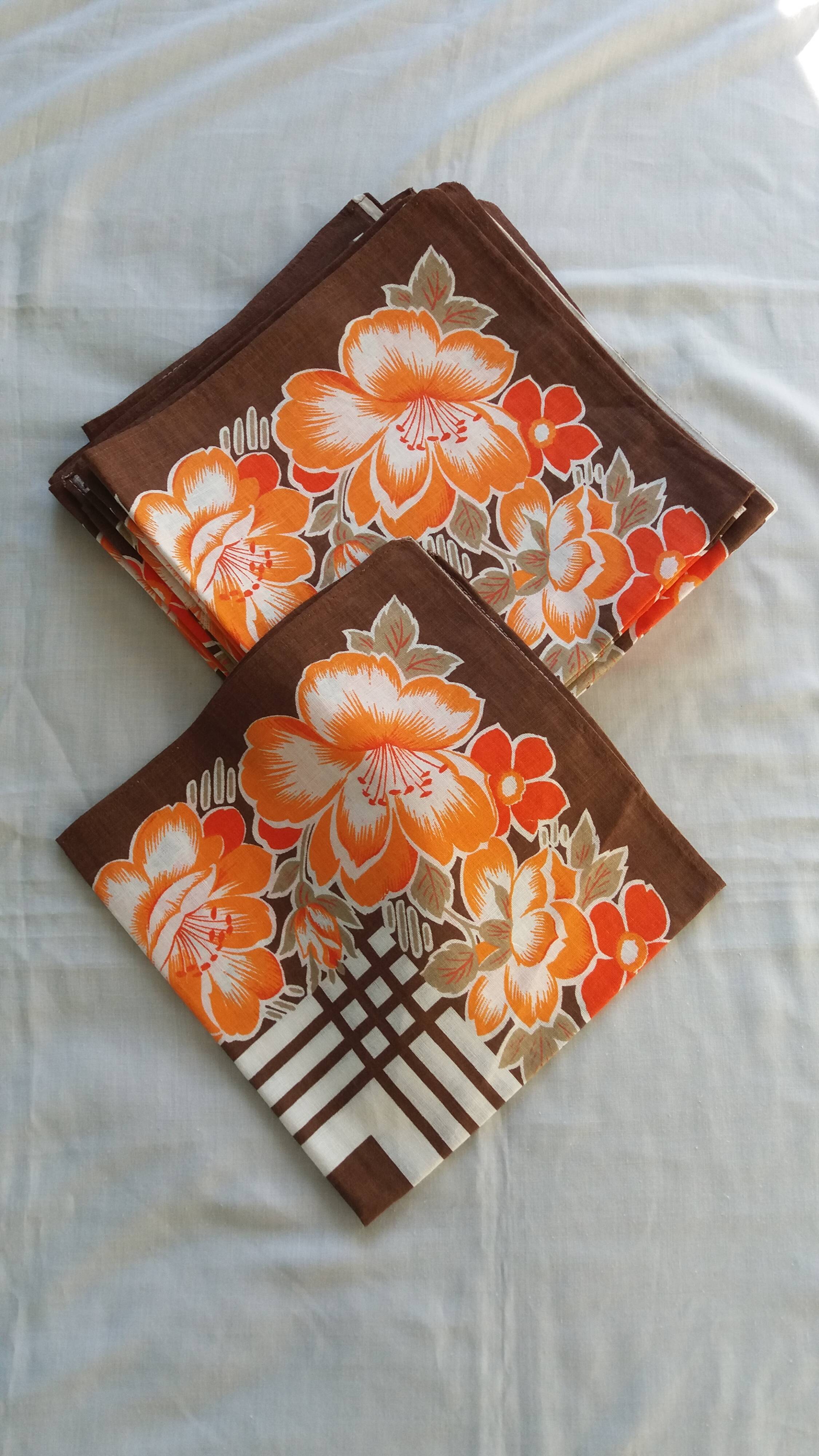 Vintage 70s flower power napkins, set of 12.