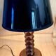 Lampe bois taillé, câble tissu neuf, abat-jour papier