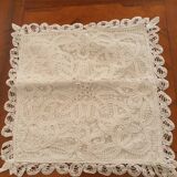 Housse de coussin en dentelle