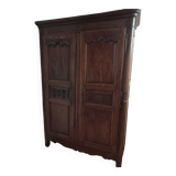 Armoire en chene sculptee