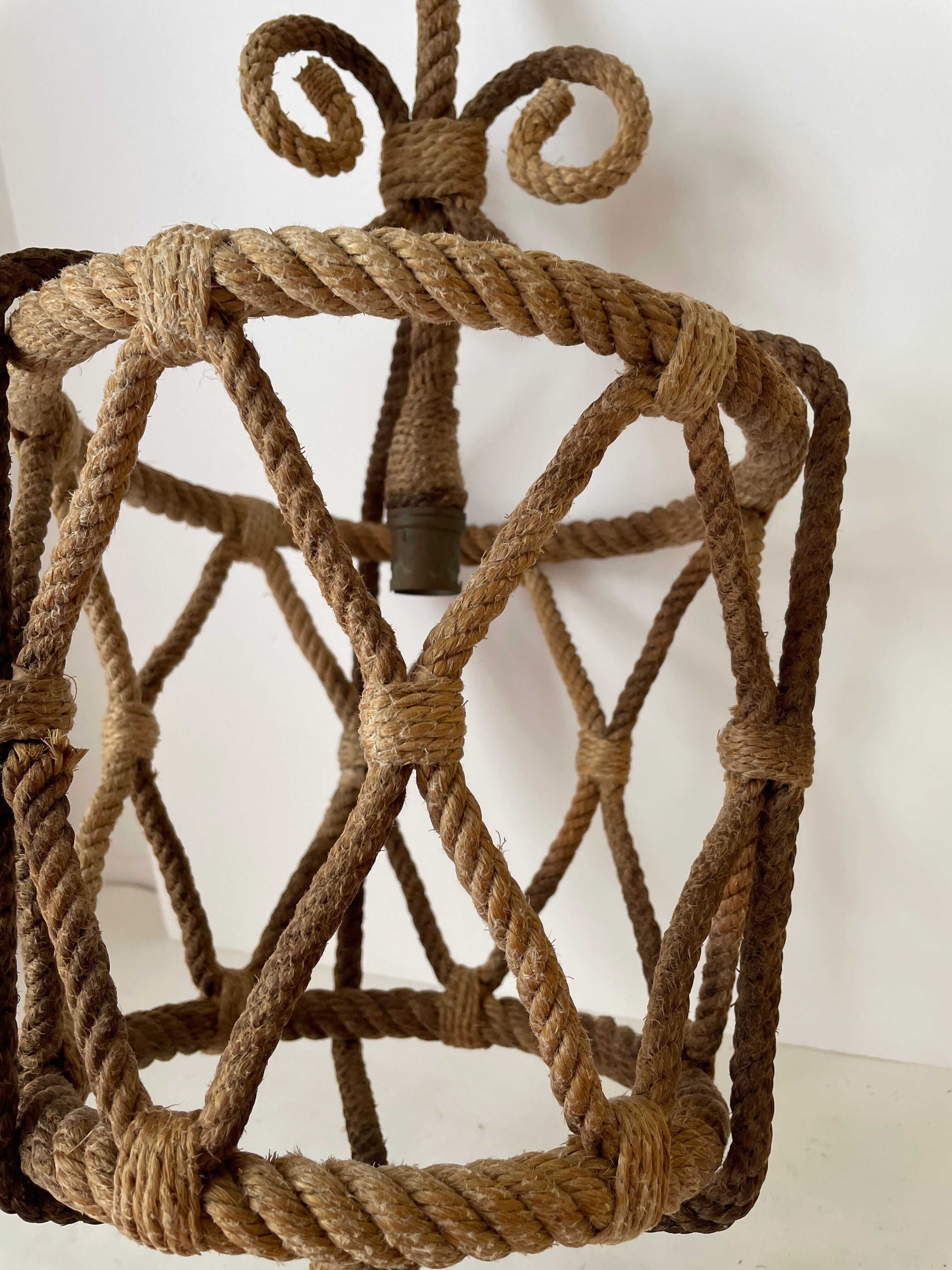 Rope lantern suspension