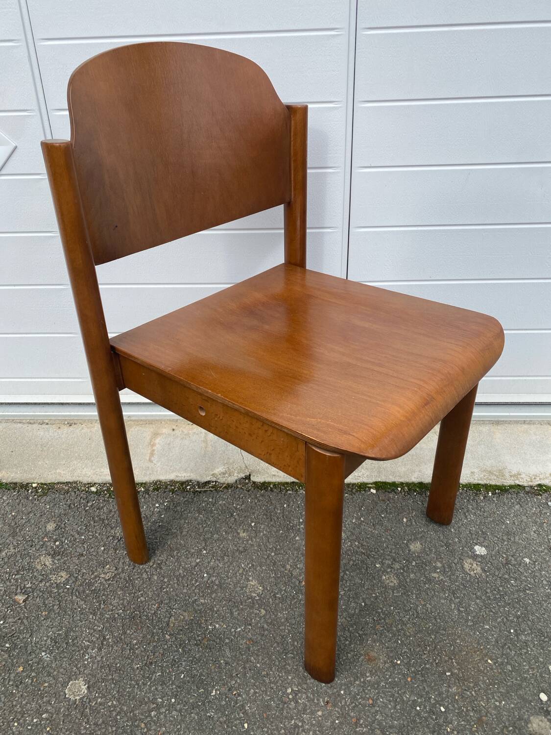 Série de 11 chaises brutaliste Allemagne empilable