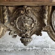 Console néoclassique antique sculptée
