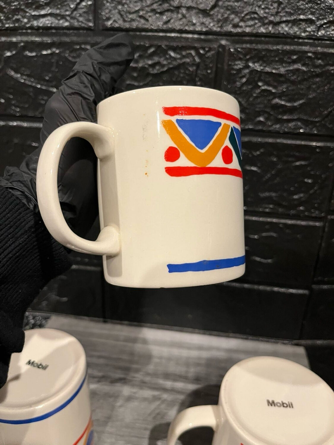 3 vintage Mobil cups