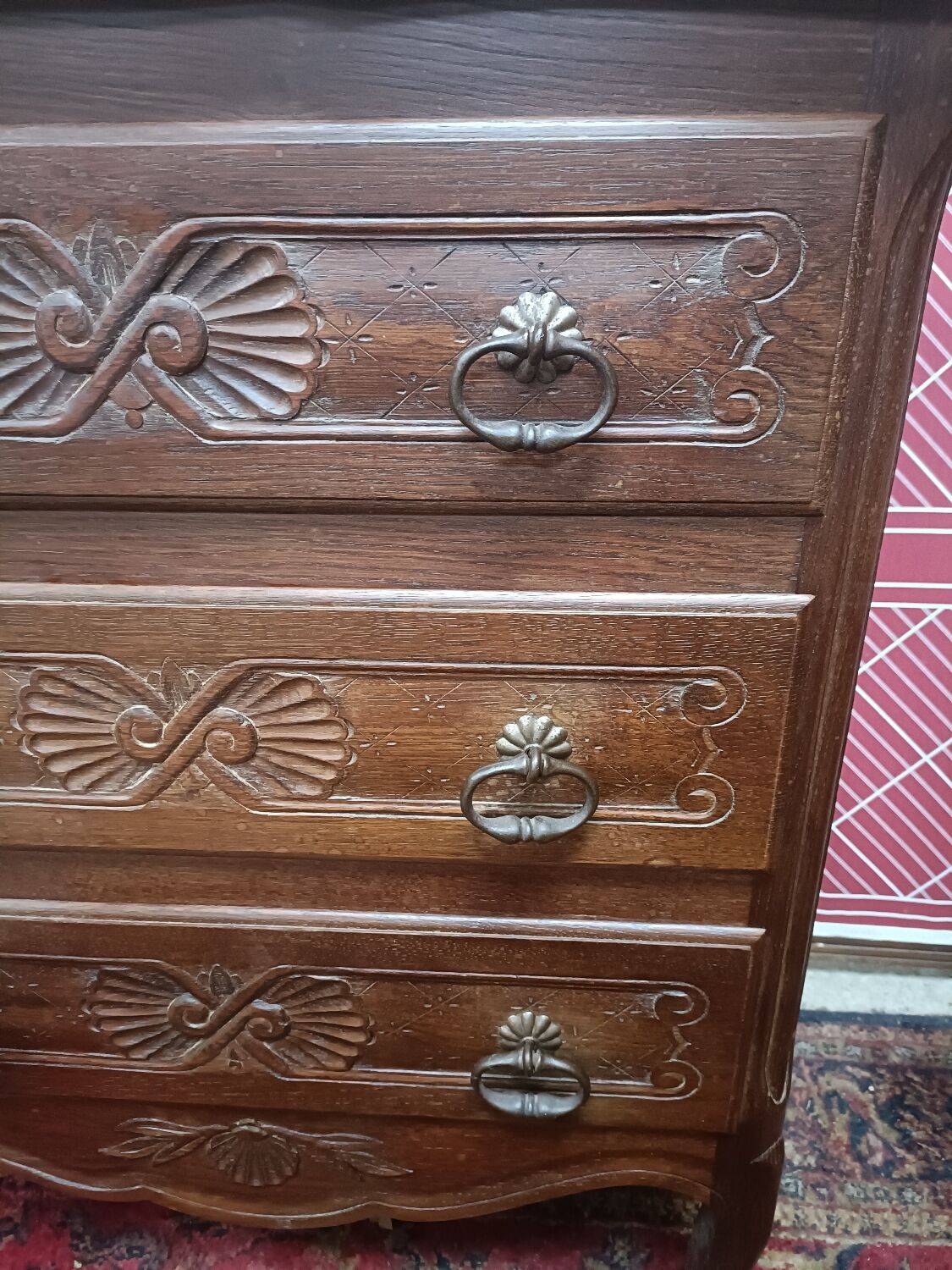 Chest of drawers in solid Louis XV style beautiful condition
