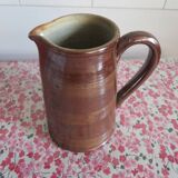 Berry sandstone pitcher