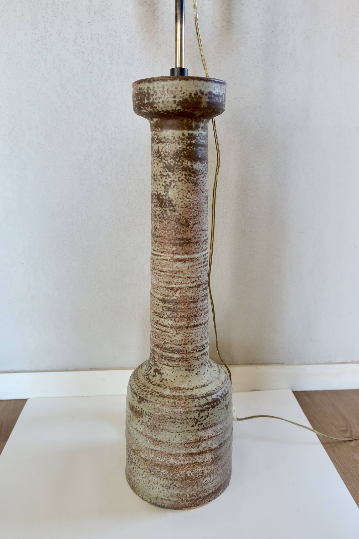 Jaan Mobach, Utrecht, Netherlands, large ceramic floor lamp from the 1960s.