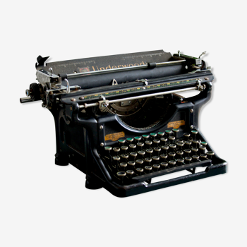 Machine à écrire Underwood 12