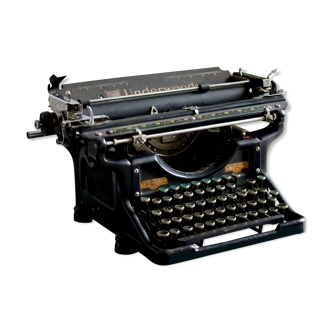 Underwood typewriter 12